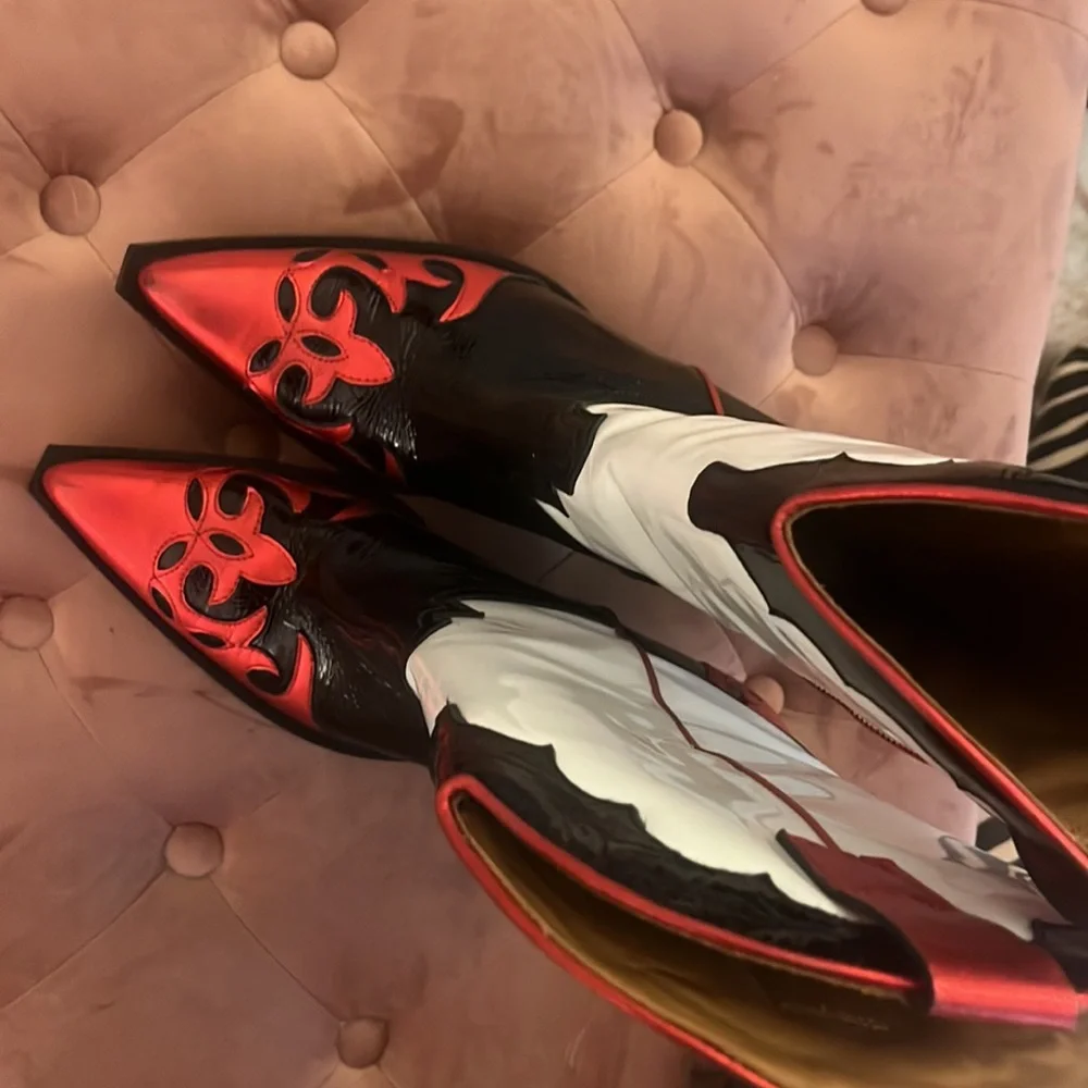 BRAND NEW!! Revovle Western boots. Worn once. Like new. Great condition. - Picture 4 of 6